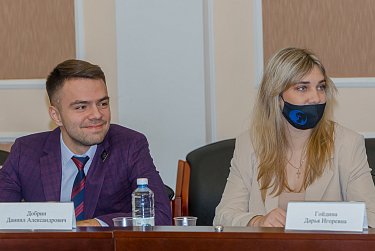 Молодежный парламент на экваторе